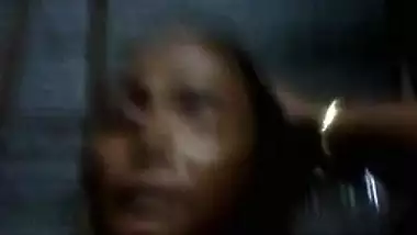 Indian bares her XXX boobies and wears a bra for close-up sex video