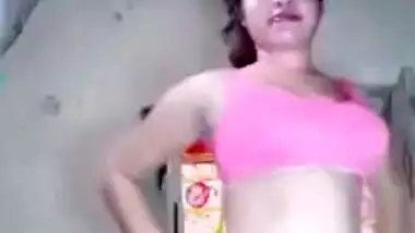 XXX model does the sex dance in a barn shaking her buttocks on camera