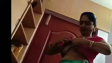 Tamil wife wearing blouse after boobs show to hubby