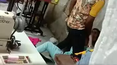 Indian girl sex with her co-worker inside workshop