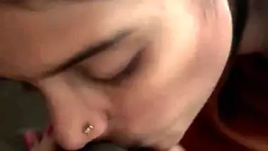 Kolhapuri girl sucks dick and balls in Desi fuck