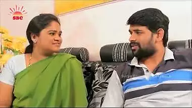 Mallu bbw aunty romances hubby’s friend in kitchen