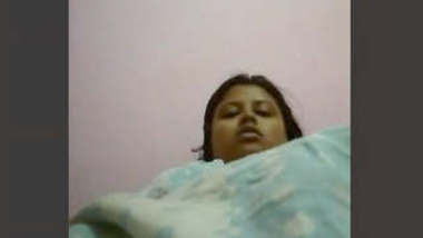 Cute Desi Girl Showing Her Nude Body