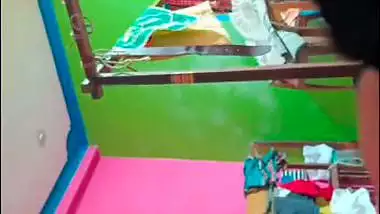 Hindi mom changing dress viral video exposed online