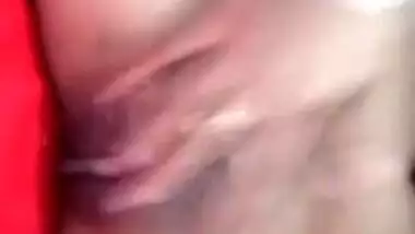 নাসিমার ভোদায় আংগুল দিয়ে রস বের করা দেখুন