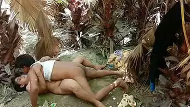 Dehati Politician fucking landlords wife outdoor chudai