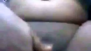Horny Indian bhabi masturbating MMS selfie